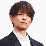 杉浦太陽　新居のバルコニーでくつろぐ　「完成が楽しみ」