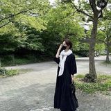 葉月里緒菜、“１５０００歩”「知らない街をブラブラ」下町散歩　黒ワンピース姿に「センス良い」の声