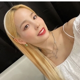 NiziU・MAKO　美しいブロンドヘア披露「大人の雰囲気」「お姉さん度が増します」