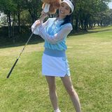 ３７歳になった芹那、ミニのゴルフウェア披露「スタイル抜群」「八頭身」
