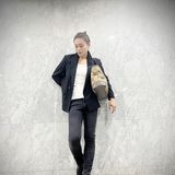 氷川きよし、脚長パンツショットで思い吐露「人を馬鹿にしたら必ず自分にすべて返ってくる」