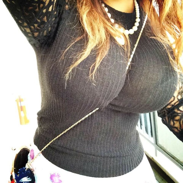 「スマホショルダー」人気爆発　各世代で流行の理由…“手ぶら女子”に「すごい需要」：コメント3