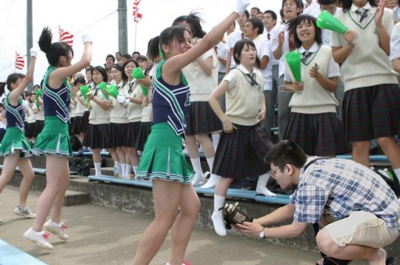  「なんで野球部の応援のために吹奏楽部が客席で応援するの？」　教員のツイートが波紋：コメント28