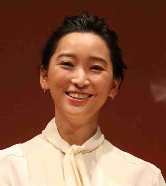 杏 フランス移住へ「買っちゃいました」と明かした本 その理由に視聴者「素敵」「大事ですね」:コメント2