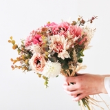 結婚式でブーケトスをやりたい、と懇願され「独身40歳の私だけが参加。