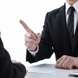 見逃されがちな「男同士のセクハラ」問題　ハラスメント研修担当上司の発した言葉に愕然