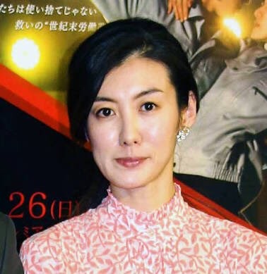 女優・ともさかりえさん「良い母親でいることを放棄した」息子との関係性や3度目の結婚について語る:コメント8