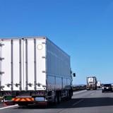 人手不足倒産、過去最多ペース　「2024年問題」が直撃、物流業では倍増近くに