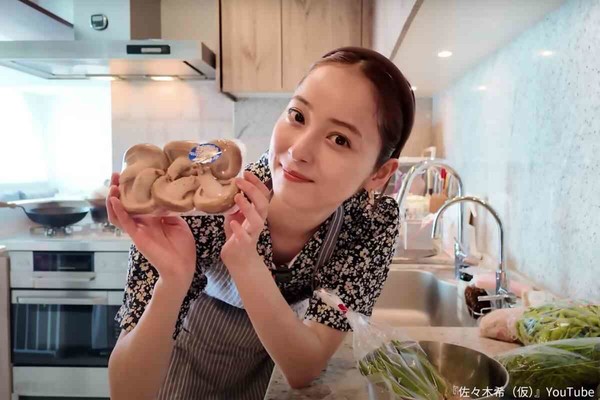 佐々木希、騒動の中でも負けずに動画更新　「メンタルの強さ見習いたい」「元気もらえる」：コメント2