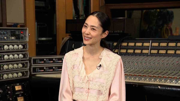 「52と聞いて度肝抜いてる」深津絵里の外見にネット驚愕　「変わらぬ美貌」「透明感すごくて眩しい...」：コメント2