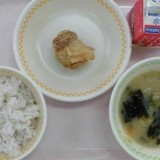 公立小学校の給食無償化 食材費相当額を国が負担へ