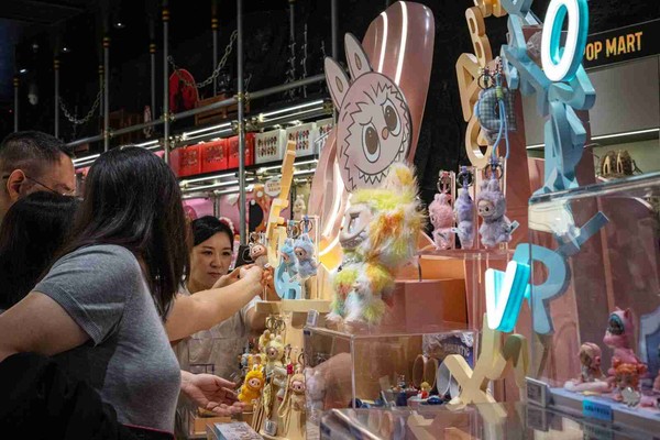 「ラブブ」人気失速、ポップマート株下落－時価総額２兆円弱吹き飛ぶ：コメント2