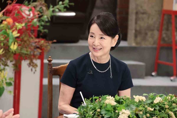 吉永小百合の姿に驚きの声多く上がる「現在80歳！！」「信じられないくらい美しい」「気品がある」：コメント2