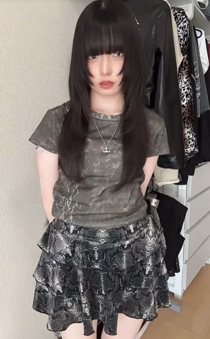 「なんでこんな目に産んだの?」と母に当たった過去も…“四白眼”を発信する女性：コメント2