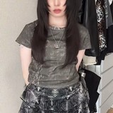 「なんでこんな目に産んだの?」と母に当たった過去も…“四白眼”を発信する女性