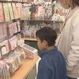 〈過熱するシールブーム〉「生活費を圧迫」「家庭崩壊しそう