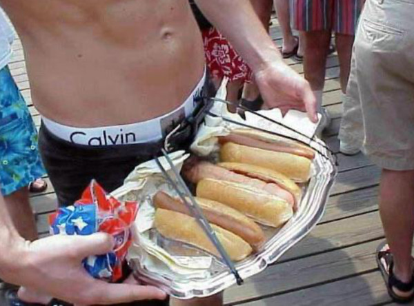 「創られた伝統」なぜ人は恵方巻きを食べたがるのか――商業主義と理解しながら従ってしまう心理の構造：コメント16