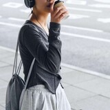 Z世代学生たちの間でナップサックがなぜ流行？