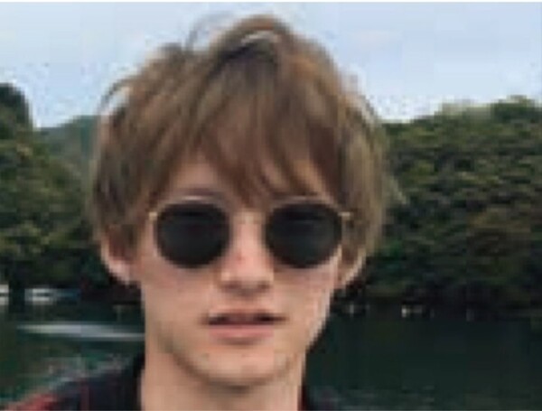 八田與一容疑者の新たな写真公開　全身とサングラス姿　別府ひき逃げ　発生から4年：コメント2