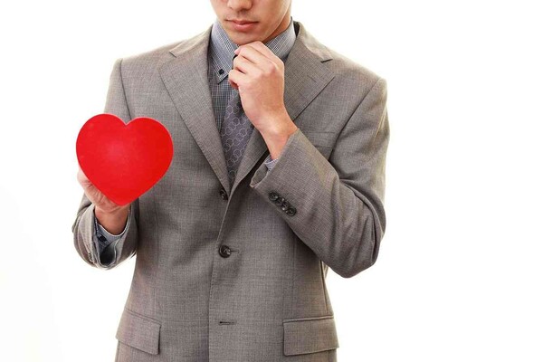 そりゃ"結婚離れ"が加速するわ…日本人女性が相手に求める「3位・清潔感、1位・年収」、では欧米は:コメント2