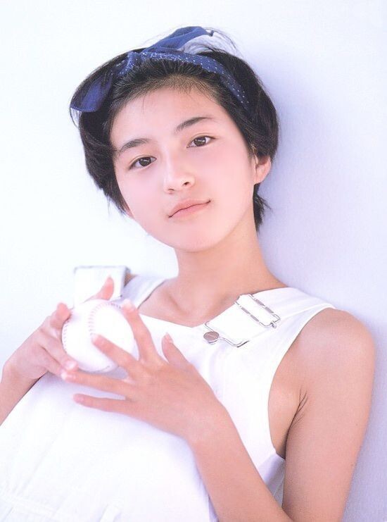 「46歳でこの…」活動再開から3カ月！広末涼子〝超ミニ〟最新姿に「この透明感で全て許される」：コメント31